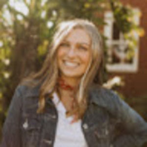 Meet your Posher, Maegan